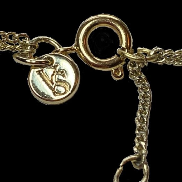 VS Runway Edition Double V Crystals Pendant Necklace - Picture 3 of 3